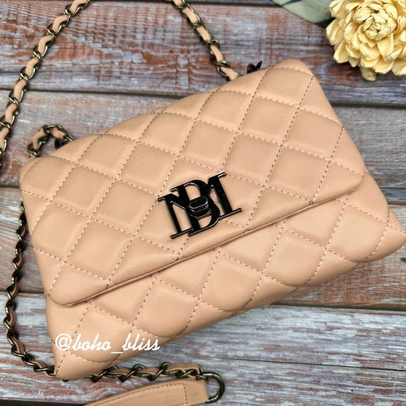BADGLEY MISCHKA | Pinky Tan Nude Crossbody Bag with Quilted Design NWT - Picture 1 of 6